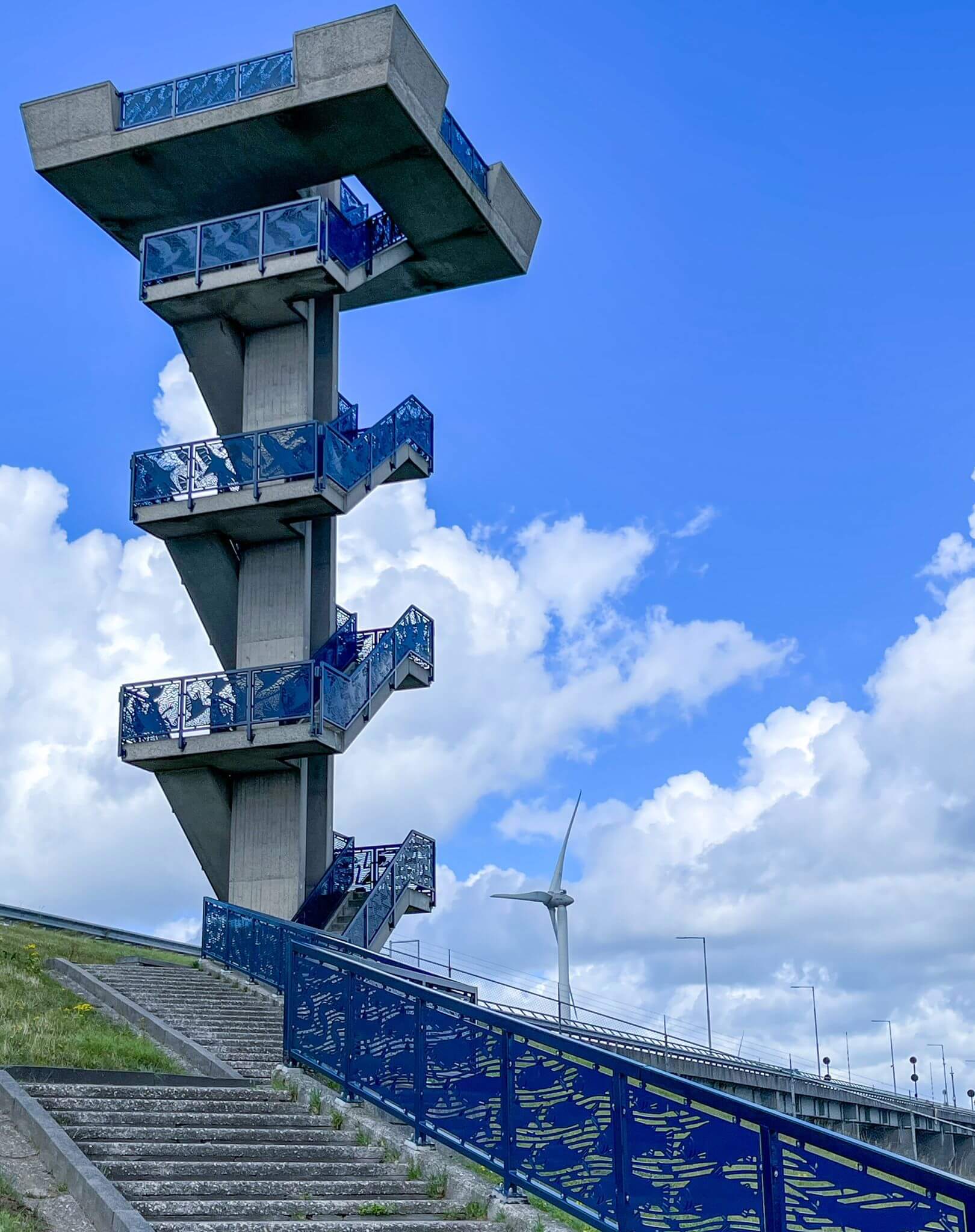Uitkijktoren Krammersluizen totaalbeeld