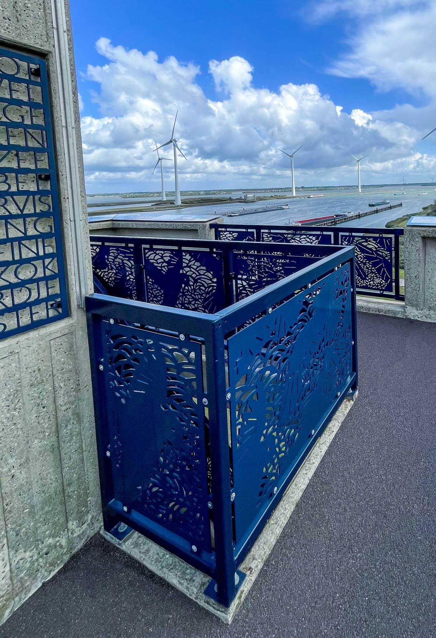 Uitkijktoren Krammersluizen detailbeeld